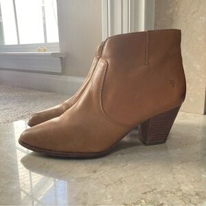 Frye Jennifer Western Leather Side Zip Ankle Boots in Carmel Cognac, Size 8